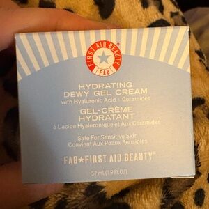 First Aid Beauty Hydrating Dewy Gel Cream - Light Blue